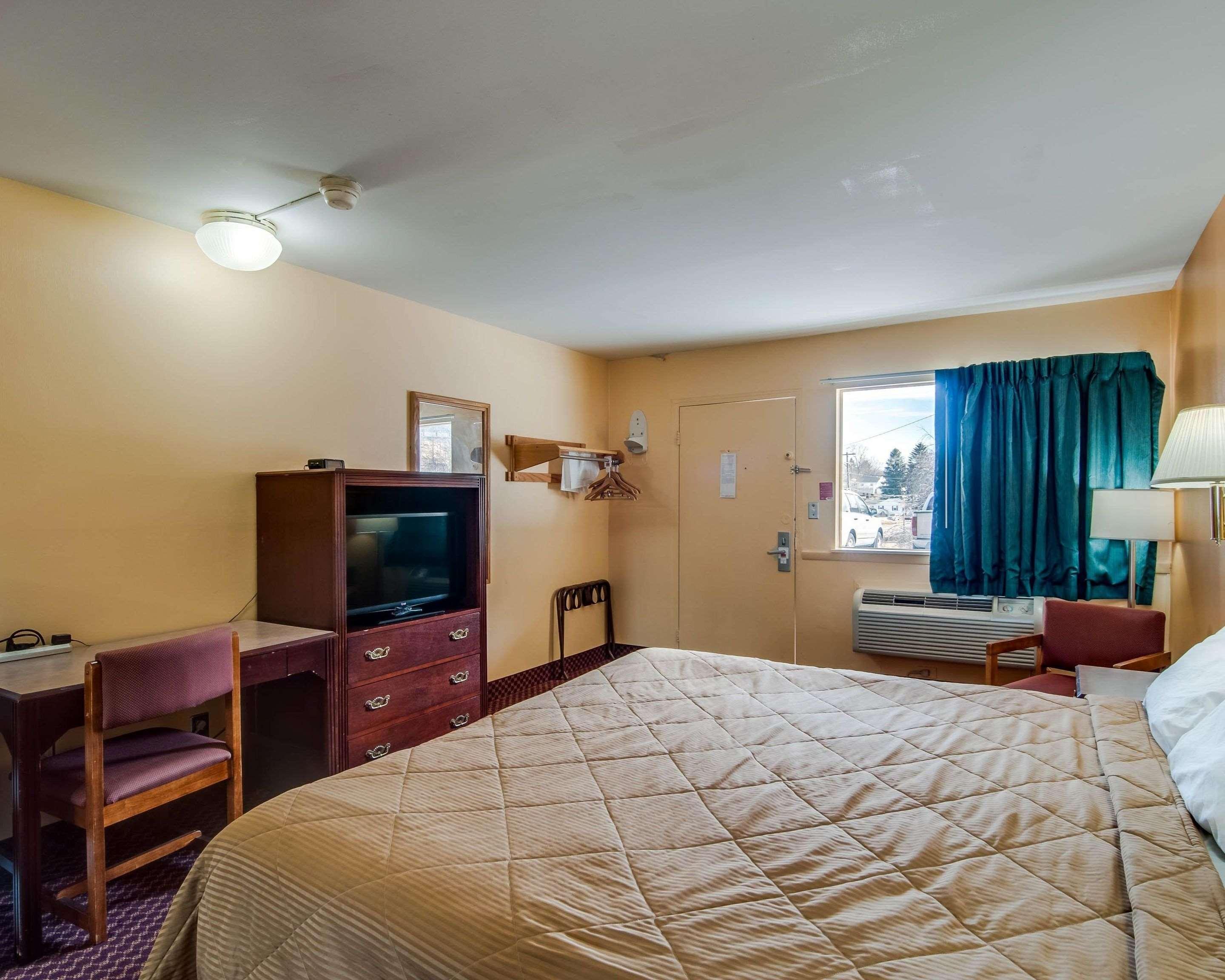 Econo Lodge Near Bluefield College Bagian luar foto