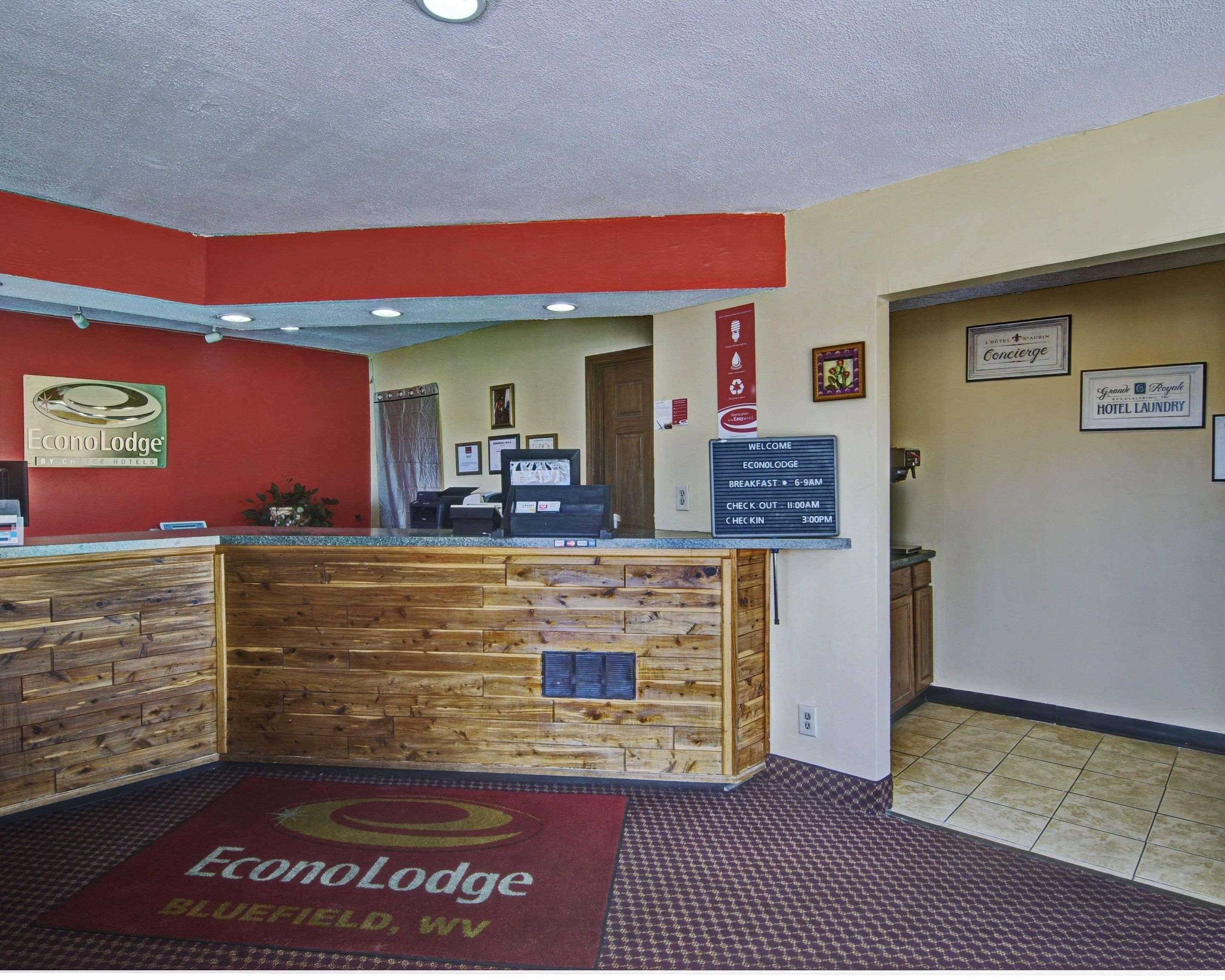 Econo Lodge Near Bluefield College Bagian luar foto
