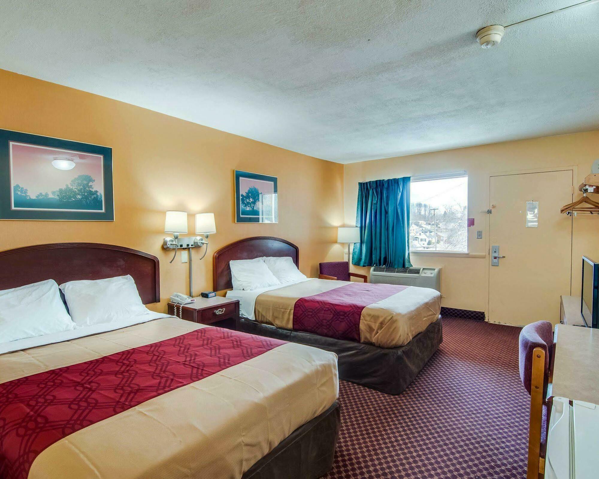 Econo Lodge Near Bluefield College Bagian luar foto